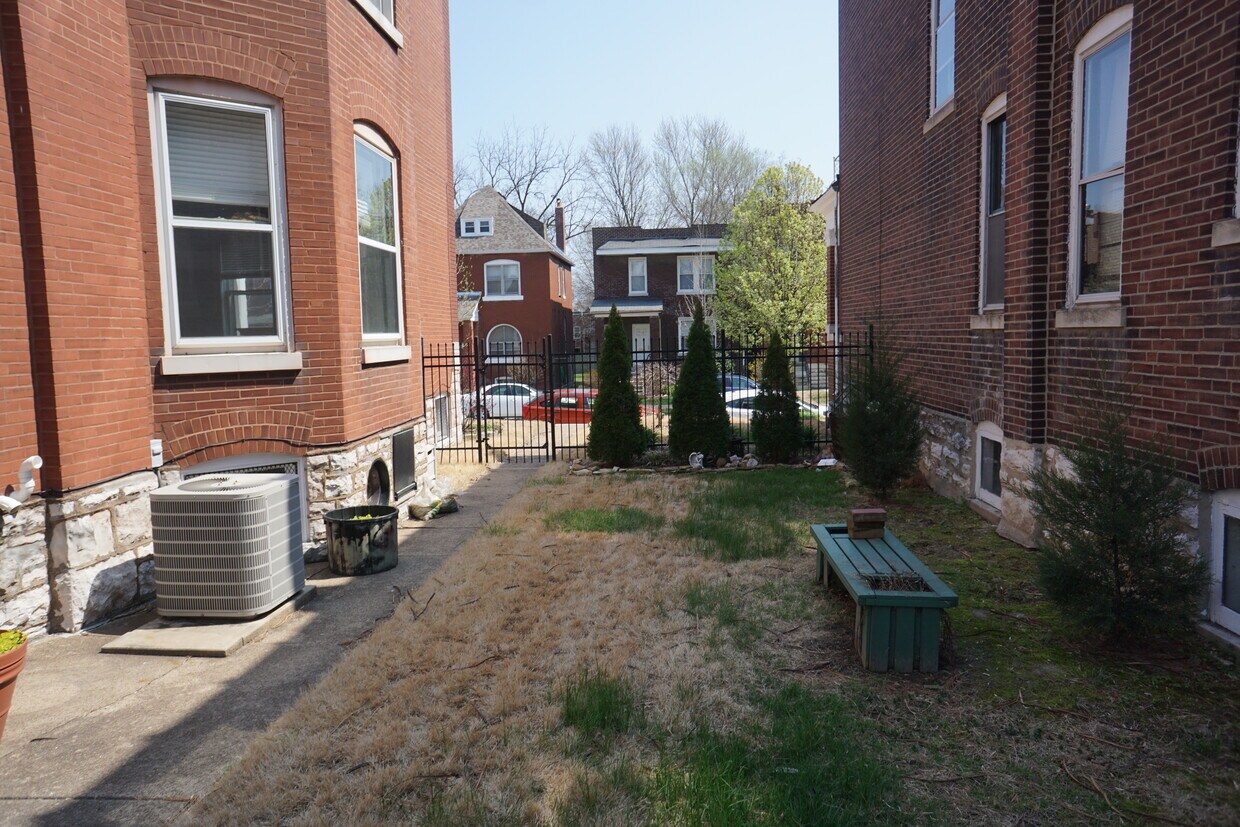 Foto principal - 3173 Portis Ave