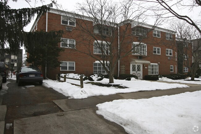 Building Photo - 30 S Spring Ave