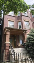 Building Photo - 866 W Buckingham Pl