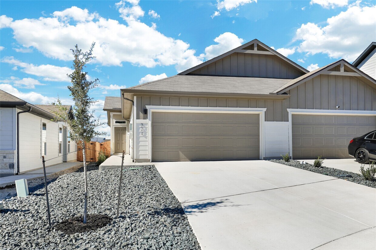 Foto principal - 324 Nespral Dr