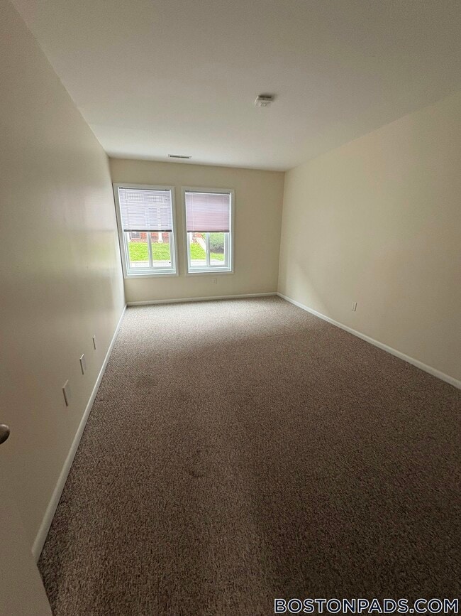 Building Photo - 20 Westgate Dr