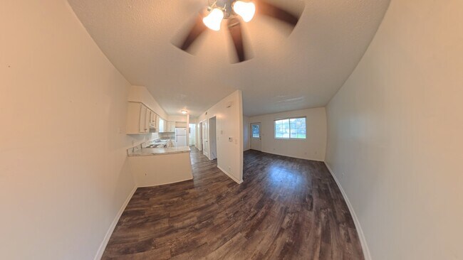 Foto del edificio - 214 NW Chapel Dr