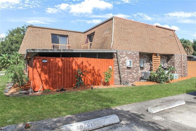 Foto del edificio - 401 Terrace Ct