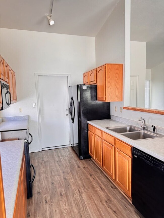 Building Photo - Charming 2 bed in Chandler