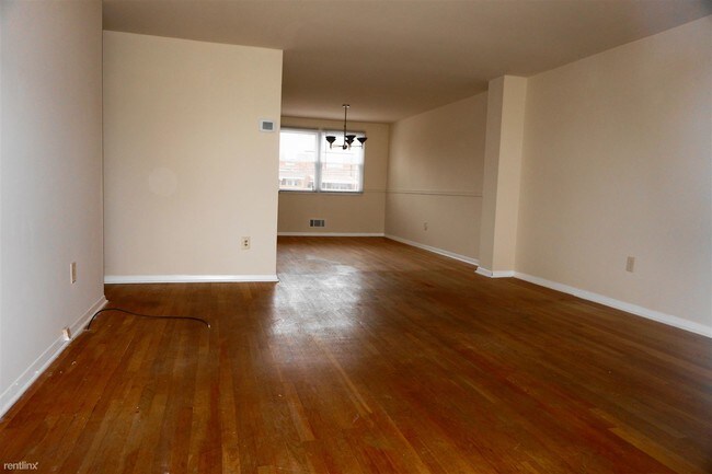 Foto del edificio - 3 br, 1.5 bath House - 1006 Middleborough Rd