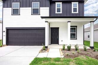 Building Photo - 31114 Gayle Prairie Oaks St