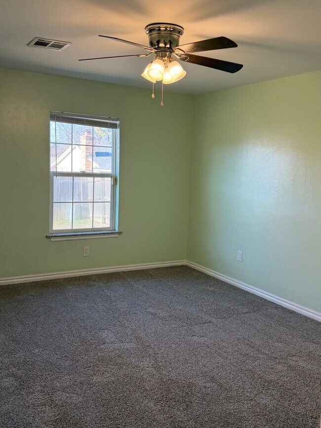 Building Photo - 4304 Liberty Cir