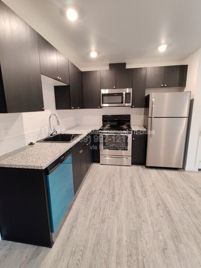 Foto del edificio - 6944 Hardrock Ct