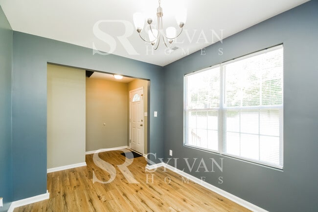 Building Photo - This charming home is ready for your perso...