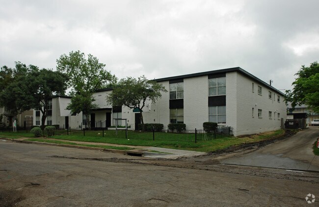 Building Photo - Grigsby Square