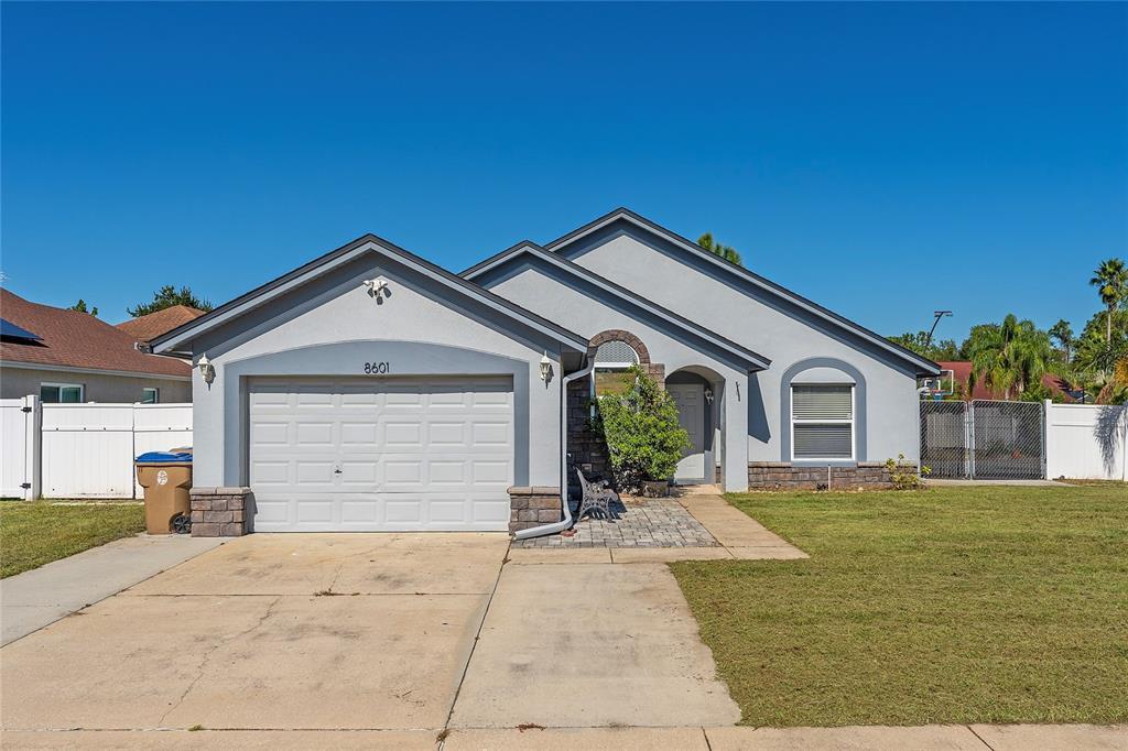 Foto principal - 8601 Cavendish Dr