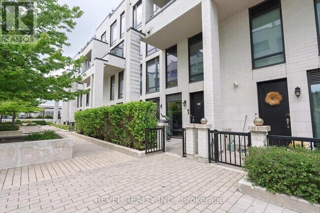 Building Photo - 136 Widdicombe Hill Blvd