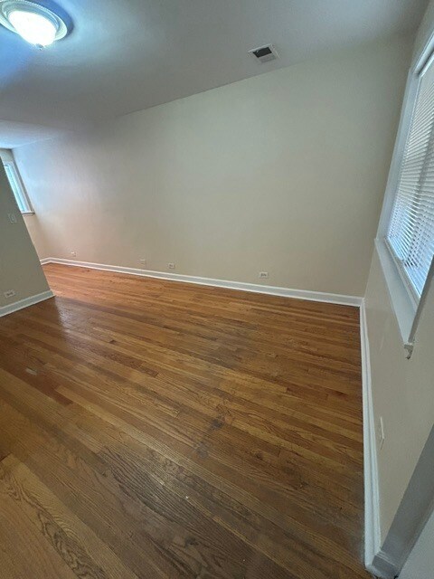 Foto del edificio - 2642 W Foster Ave