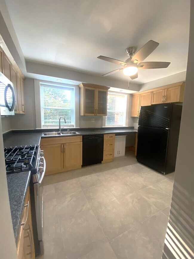 Building Photo - 4 O'Leary Way