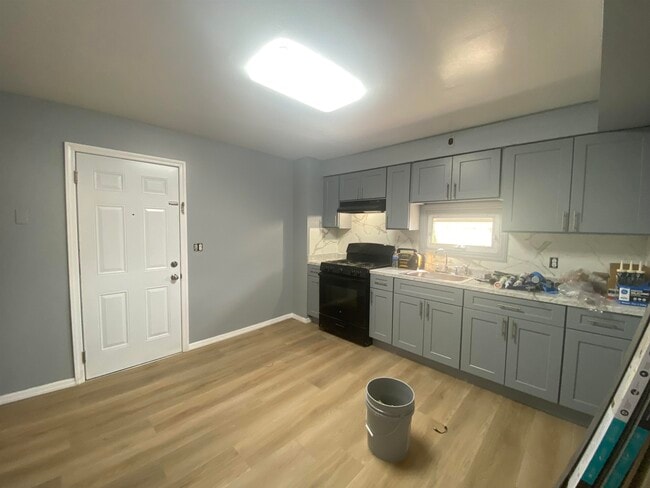 Building Photo - 468 Avenue A