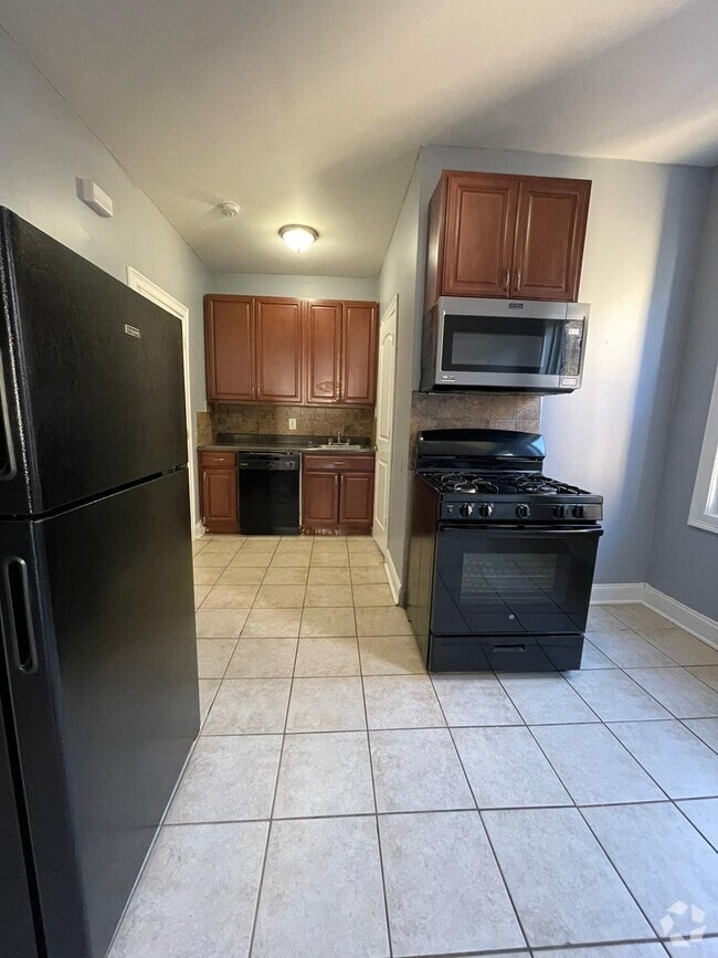 2 Bedroom Dog Friendly Apartments under 1,700 in Bayonne, NJ 1