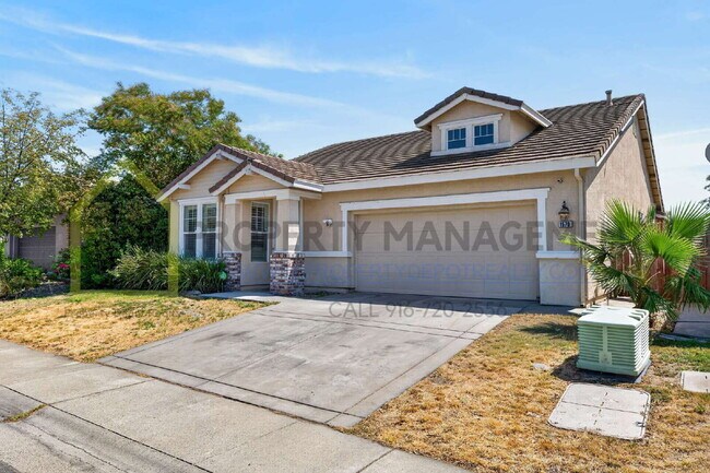 Building Photo - Spacious 3-Bed, 2-Bath Retreat on Charm Way