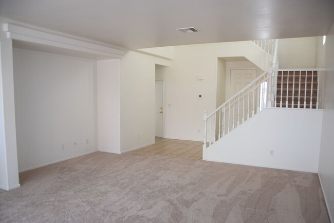 Building Photo - SPACIOUS TWO STORY HOME AT END OF CULDESAC!