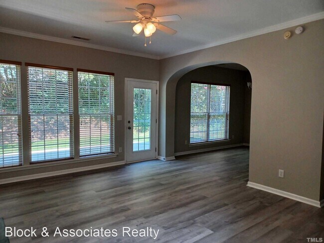 Foto del edificio - 3 br, 2.5 bath House - 5041 Delta Lake Drive