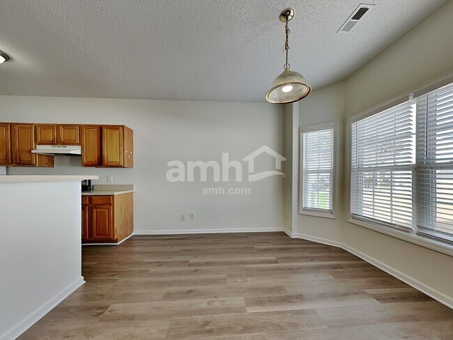 Foto del edificio - 2705 Red Ruby Ln