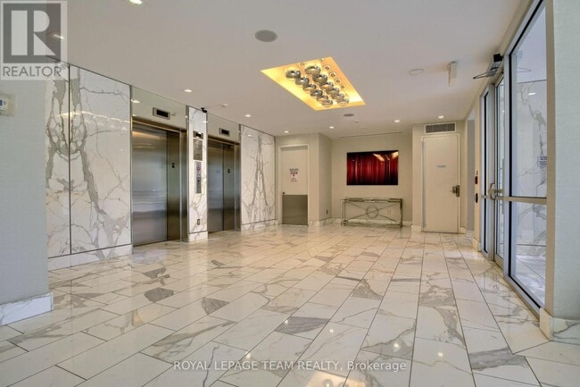 Photo du bâtiment - 201 Parkdale Ave