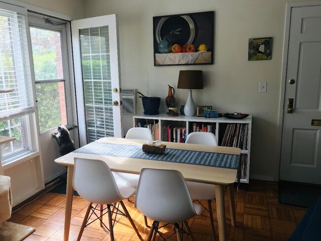 Dining space - 3500 Valley Dr