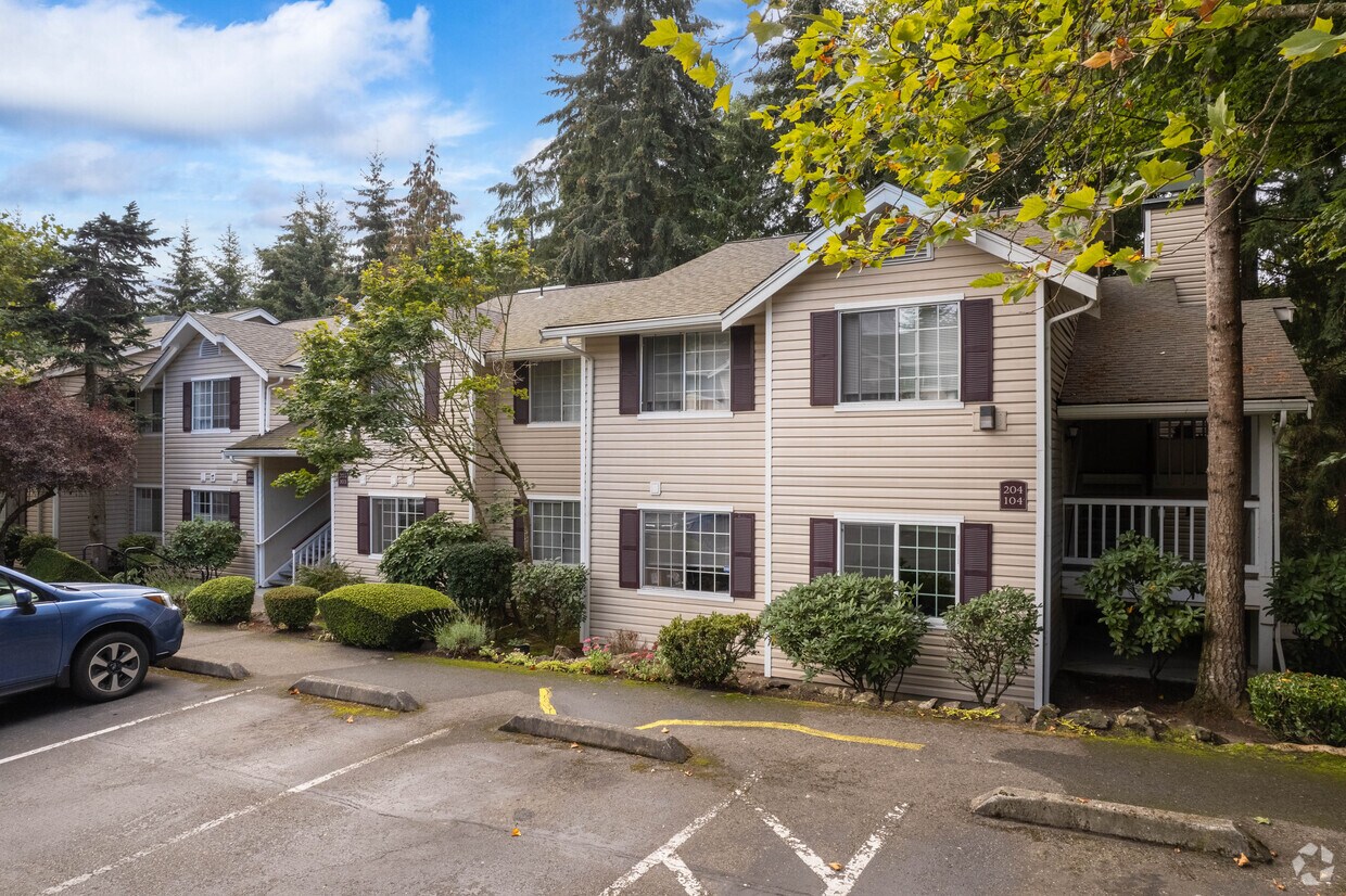 Exterior - Cherry Hills Apartment