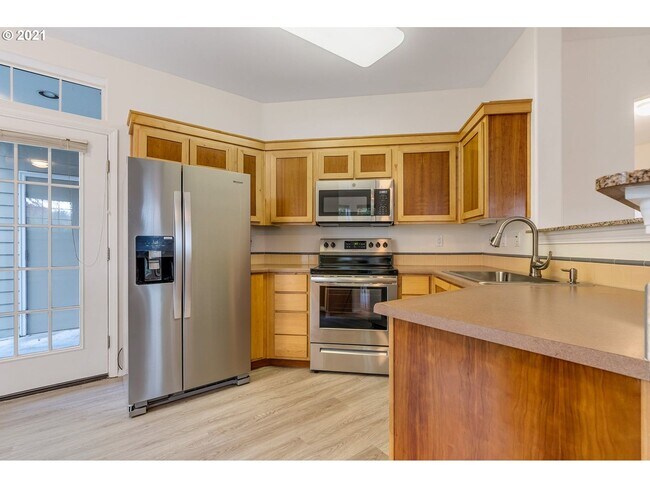 Foto del edificio - 1280 Northeast 63rd Way