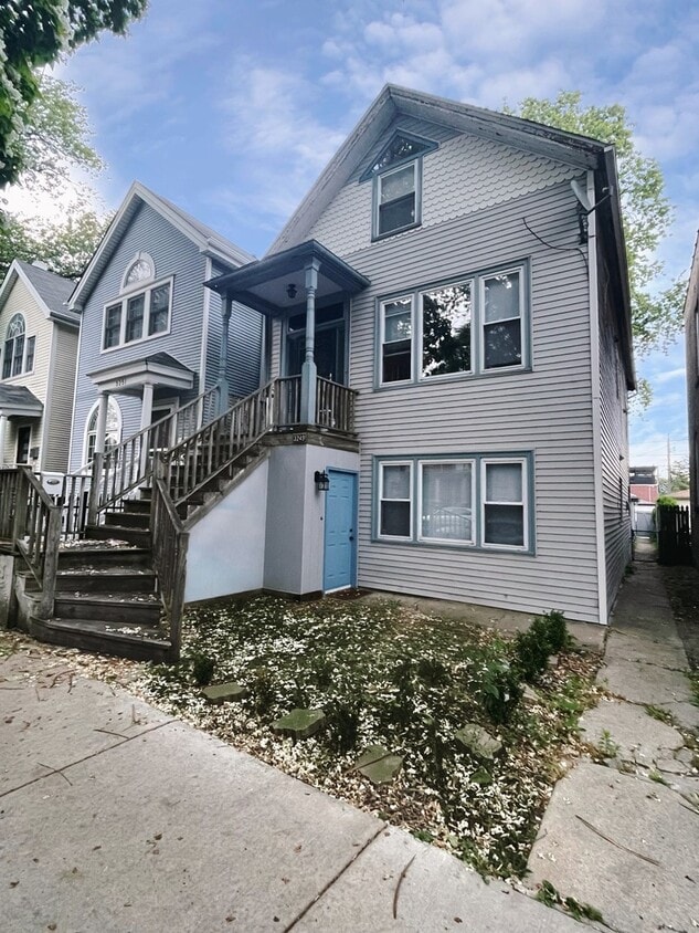 3249 N Oakley Ave Unit 1, Chicago, IL 60618 Condo for Rent in Chicago