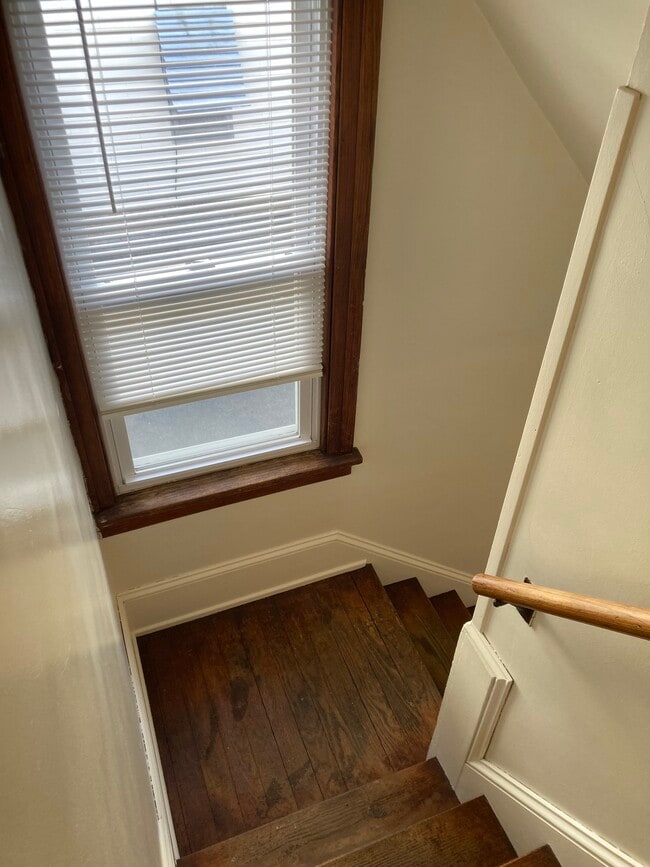 Building Photo - 117 N Montour St