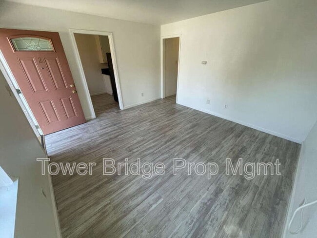 Building Photo - 2701 San Fernando Way