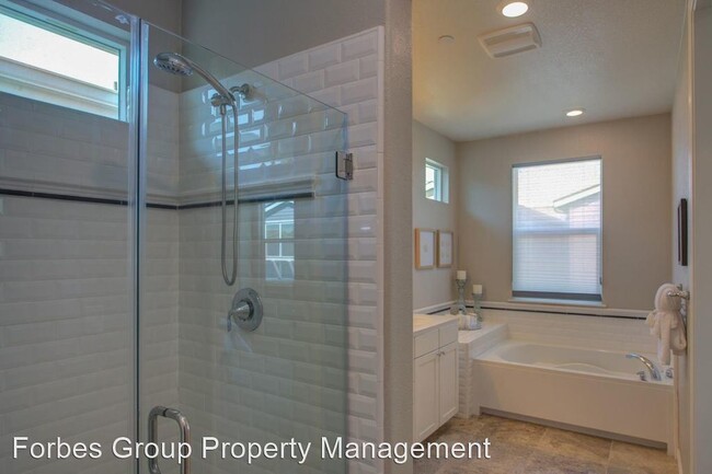 Building Photo - 4 br, 3.5 bath House - 1782 Infinity Way