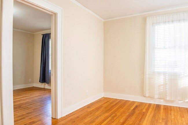 Building Photo - 118 W 36th St