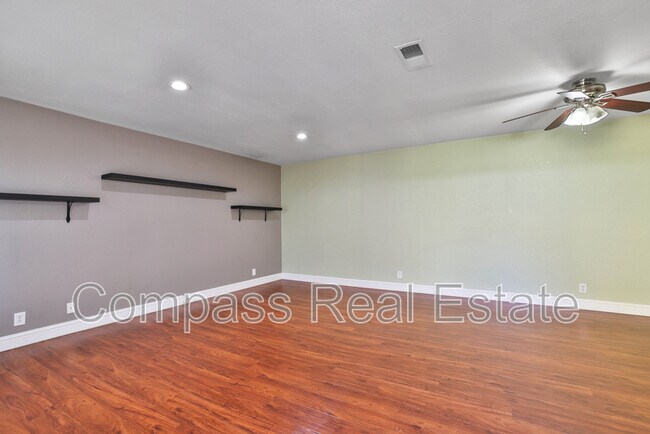 Foto del edificio - 31101 Fredi St