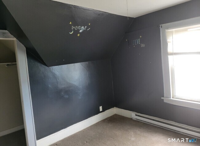 Foto del edificio - 784 Honeyspot Rd