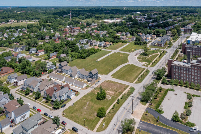 Aerial Photo - Legacy at Saint Luke's Pointe