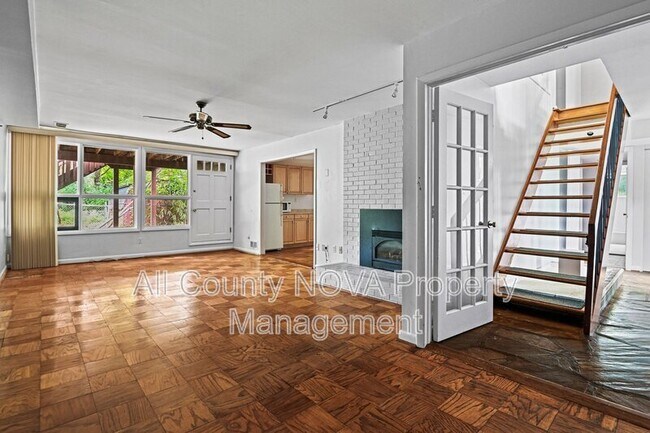 Foto del edificio - 8108 Timber Valley Ct