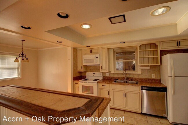 Building Photo - 3 br, 2 bath House - 301 W Cornwallis Rd