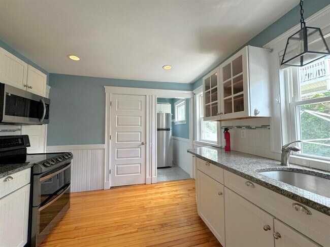 Building Photo - 9 Gordon St