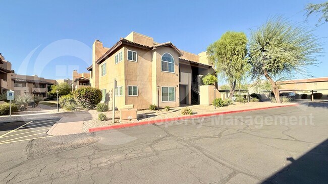 Foto del edificio - 9451 E Becker Ln