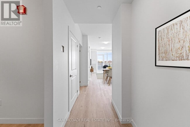 Building Photo - 461 Green Rd