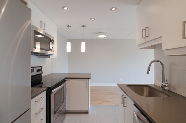 Building Photo - Les Appartements St Lambert