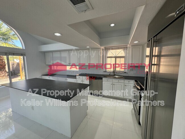 Foto del edificio - 11056 W Lane Ave