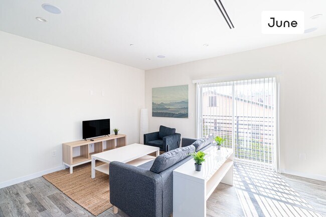 Foto del edificio - 634 N Boyle Avenue