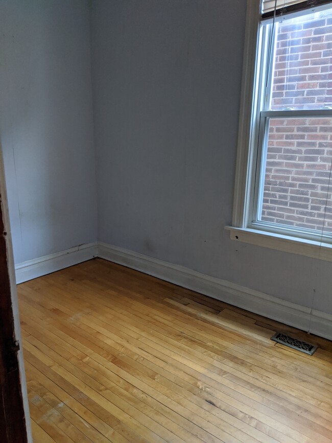 Building Photo - 2944 N Dawson Ave