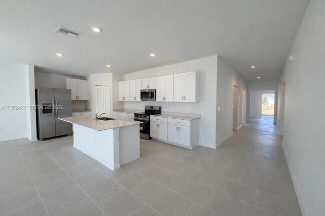 Building Photo - 17240 Cantu Ct