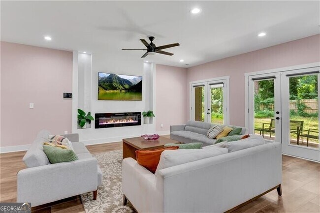 Foto del edificio - 2424 Connally Dr