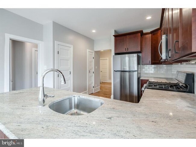 Building Photo - 309 Warwick Rd