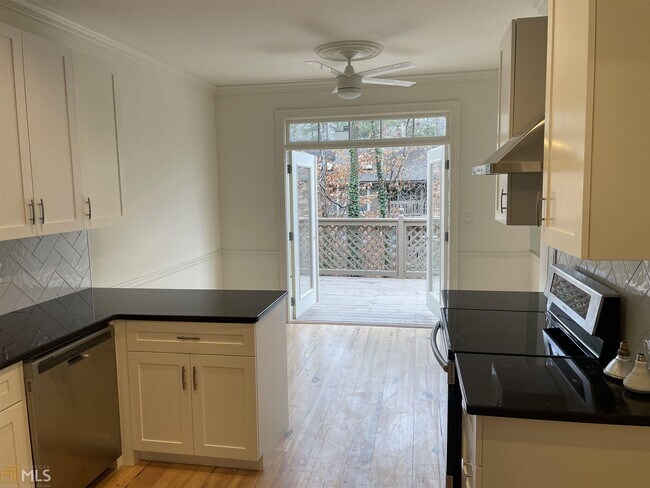 Foto del edificio - 1038 Huntcliff Trce