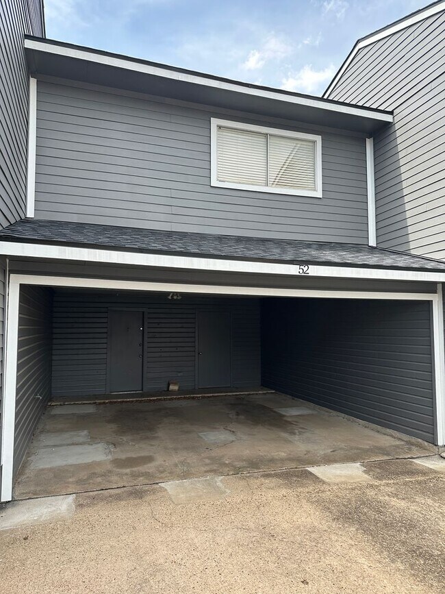 Building Photo - College Station - 2 bedroom / 1.5 bath Condo - 2 story with covered parking - Pool in your front ...